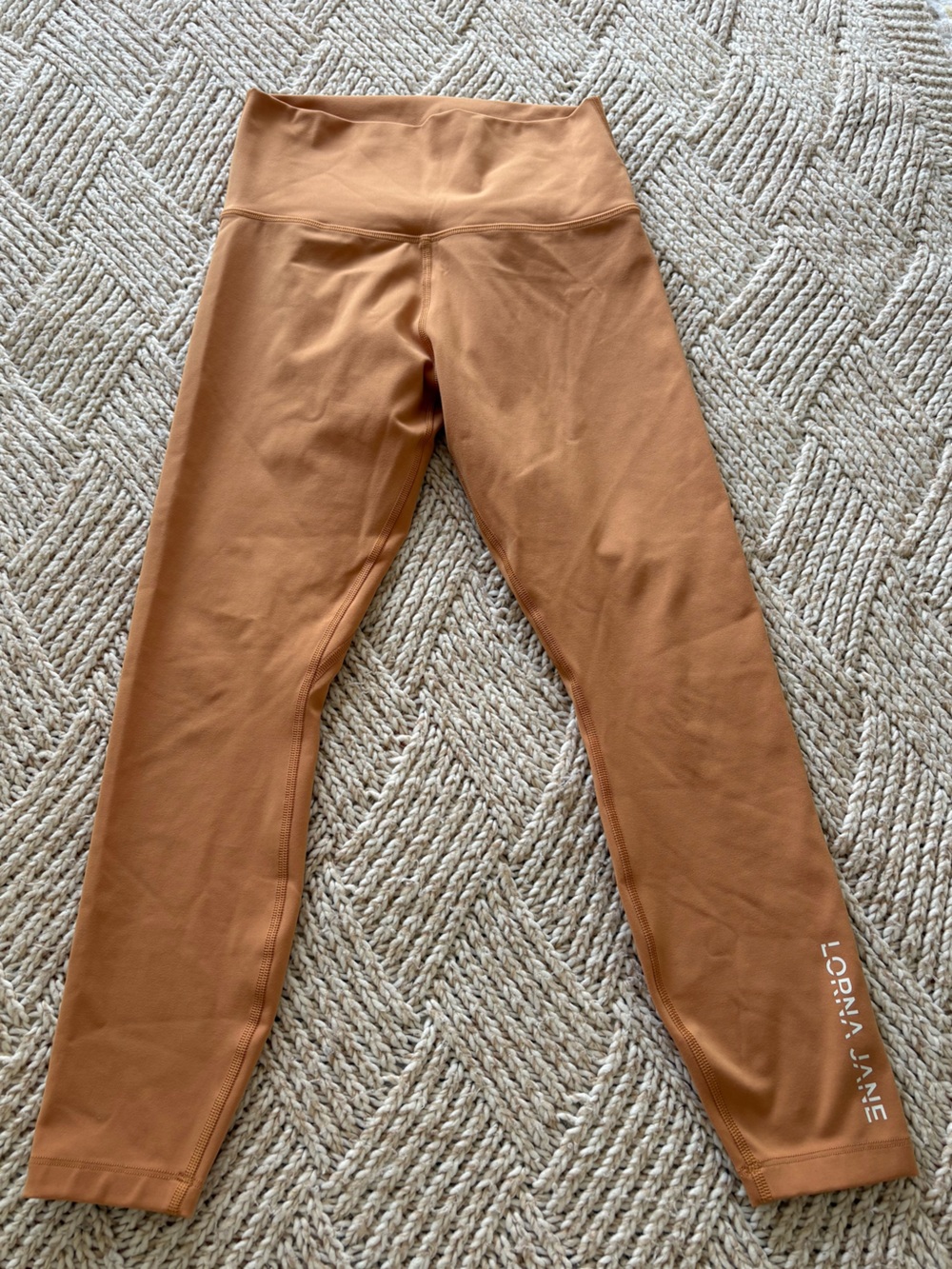 *2 for $50* Lorna Jane Ankle biter legging